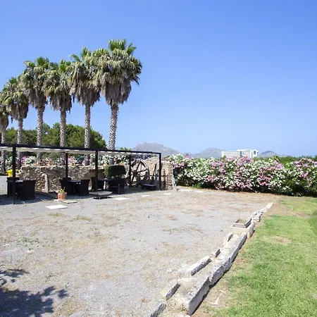 Spacious In With Pool And Mountain View